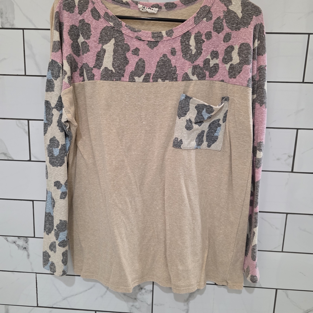 BiBi Pink and Gray Patterned Top
